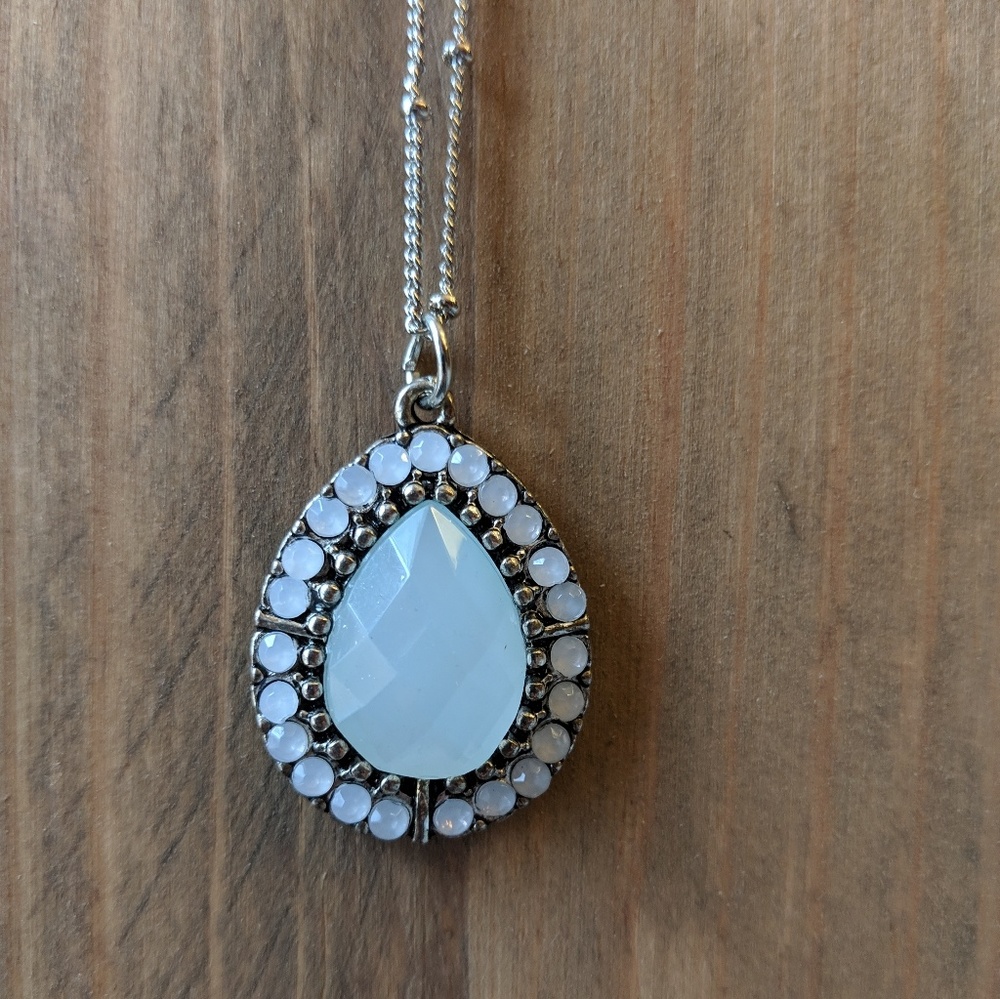 Handmade Light Green and White Pendant Necklace - Picture 6 of 8